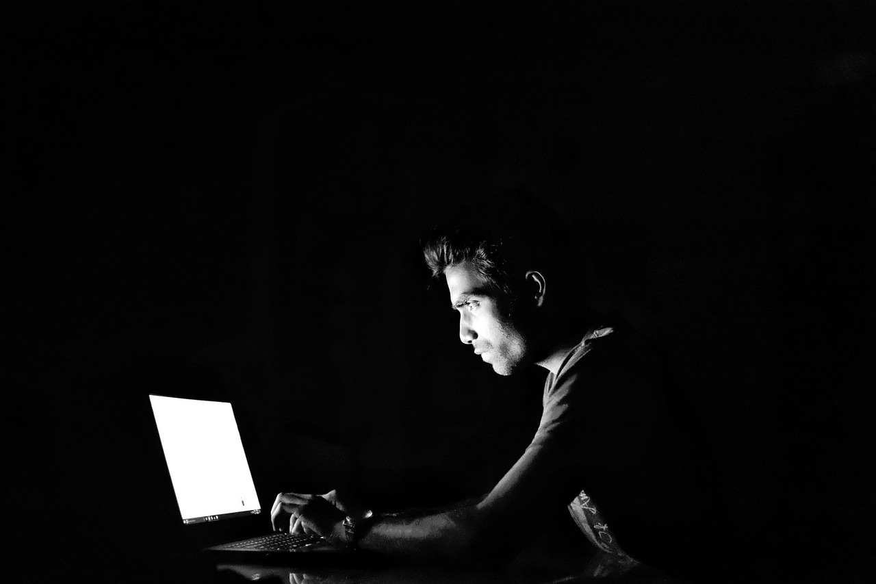 red team hacking laptop